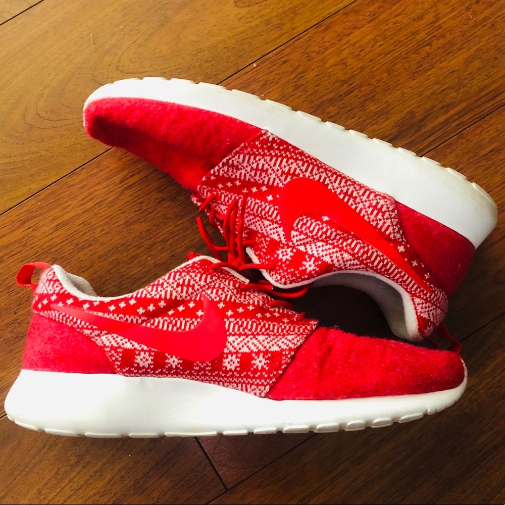 🎁 NIKE RED CHRISTMAS SWEATER ROSHE RUN